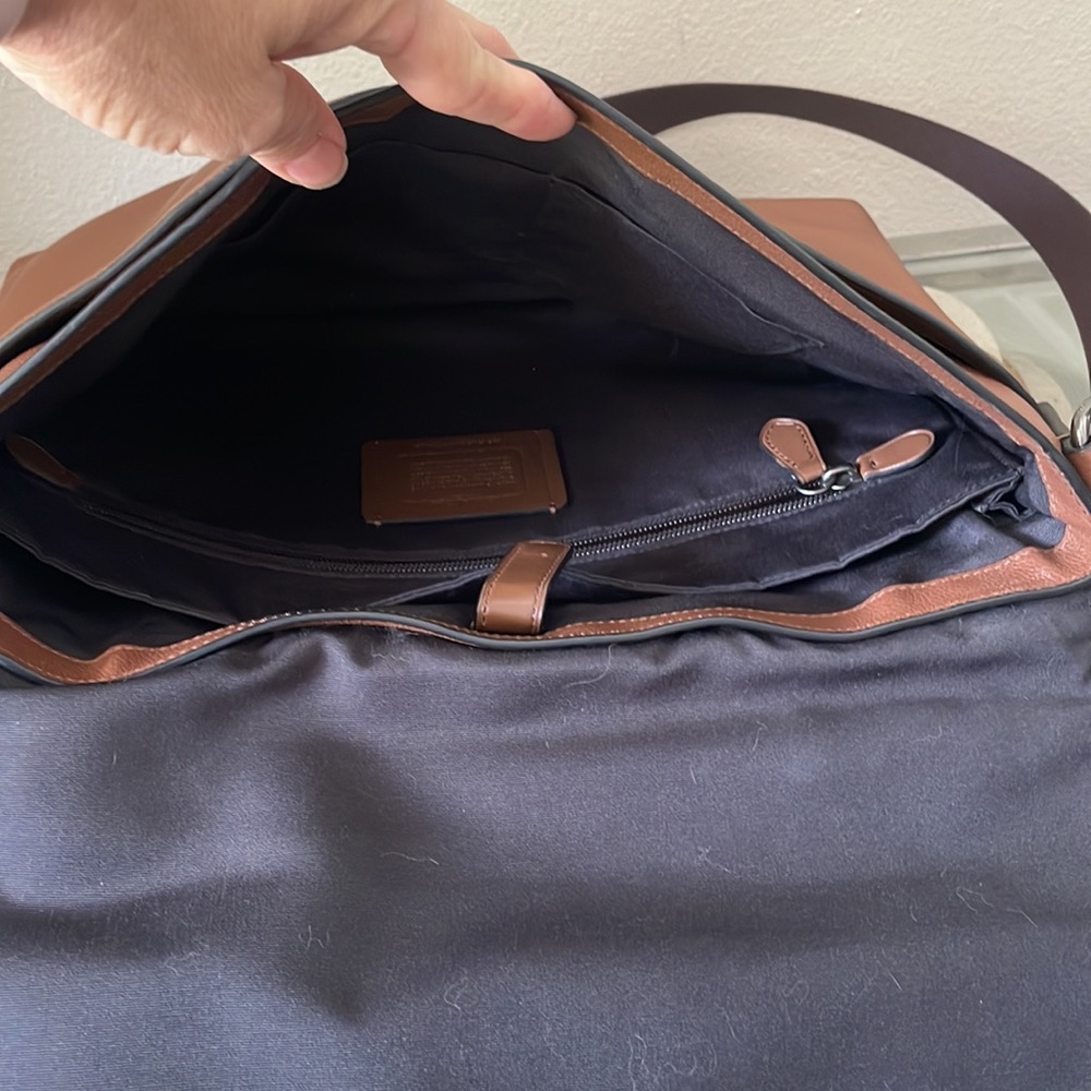 Coach soft brief/laptop messenger - Picture 8 of 11